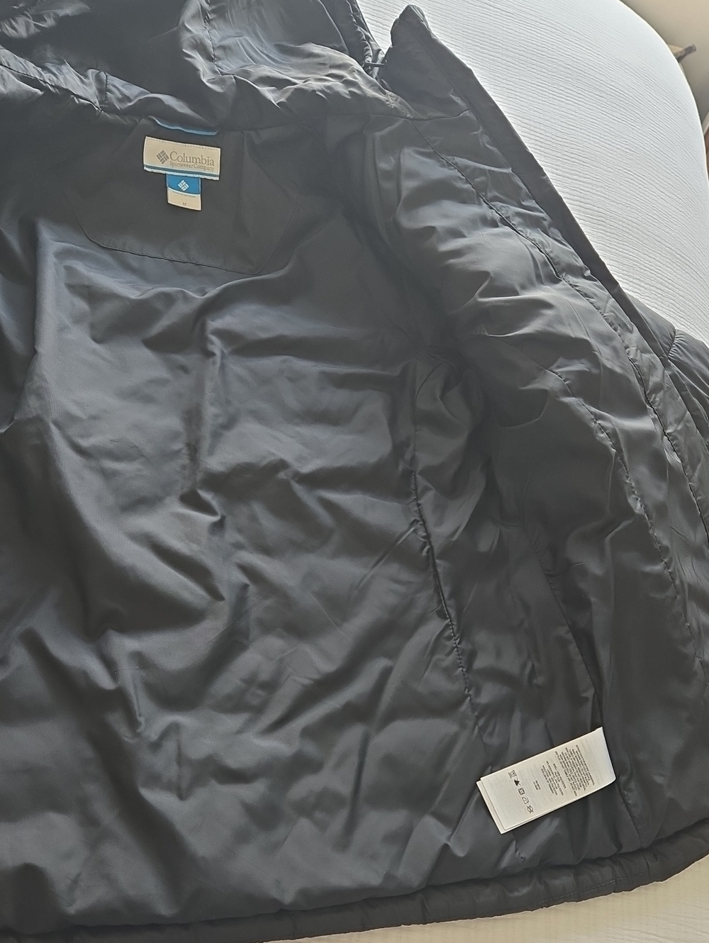 Columbia Women's Black Quilted Hooded Puffer Jacket - Picture 3 of 4